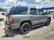 2002 Chevrolet Tahoe LT z VIN 1GNEK13Z02J311254, wystawiony jako Copart lot #62494695 z przebiegiem 270 399 mil mil oraz Szkoda całkowita • Salvage title. Historia ofert i sprzedaży dostępna na DreamBid. Obrazek 3.