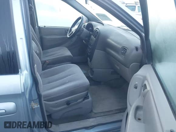 2003 Dodge Caravan Sport with VIN 1D4GP44333B252990, listed as a IAAI auction lot 43460359 with 275,418 mi miles and . Bid and sale history available at DreamBid. Image 5.