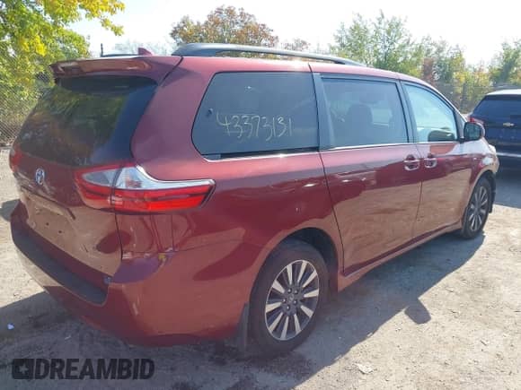 2018 Toyota Sienna LE z VIN 5TDJZ3DC9JS202902, wystawiony jako IAAI lot #43373131 z przebiegiem 145 490 mil mil oraz . Historia ofert i sprzedaży dostępna na DreamBid. Obrazek 4.