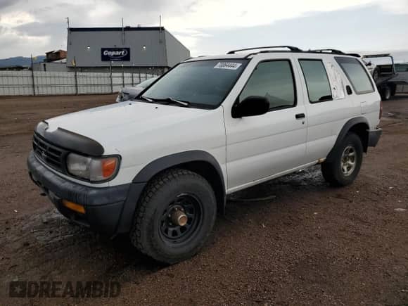 1998 Nissan Pathfinder XE with VIN JN8AR05Y2WW230268, listed as a Copart auction lot 70064444 with 231,657 mi miles and Salvage title. Bid and sale history available at DreamBid. Image 1.
