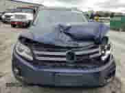 2017 Volkswagen Tiguan с VIN WVGMV7AX6HK002838, выставлен на аукционе Copart как лот 64211654 с пробегом 85 386 миль миль и Списание • Salvage title. История ставок и продаж доступна на DreamBid. Изображение 5.