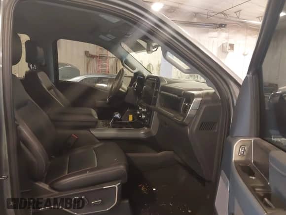 2023 Ford F-150 XL z VIN 1FTFW1E81PFB67309, wystawiony jako IAAI lot #42527128 z przebiegiem 80 205 mil mil oraz . Historia ofert i sprzedaży dostępna na DreamBid. Obrazek 5.