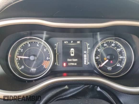 2014 Jeep Cherokee Latitude с VIN 1C4PJMCB9EW308014, выставлен на аукционе Copart как лот 83960265 с пробегом 117 754 миль миль и Списание • Salvage title. История ставок и продаж доступна на DreamBid. Изображение 9.