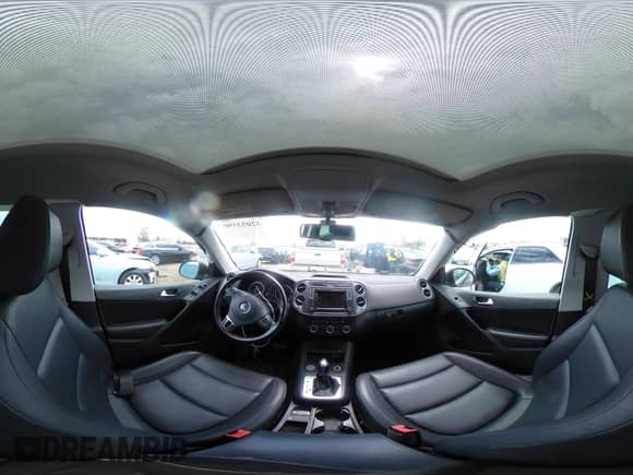 2017 Volkswagen Tiguan Wolfsburg Edition с VIN WVGRV7AX2HK005905, выставлен на аукционе IAAI как лот 42053590 с пробегом 94 864 миль миль и . История ставок и продаж доступна на DreamBid. Изображение 21.