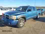 2006 Dodge Dakota с VIN 1D7HW58K06S643827, выставлен на аукционе IAAI как лот 41381300 с пробегом 276 678 миль миль и . История ставок и продаж доступна на DreamBid. Изображение 2.