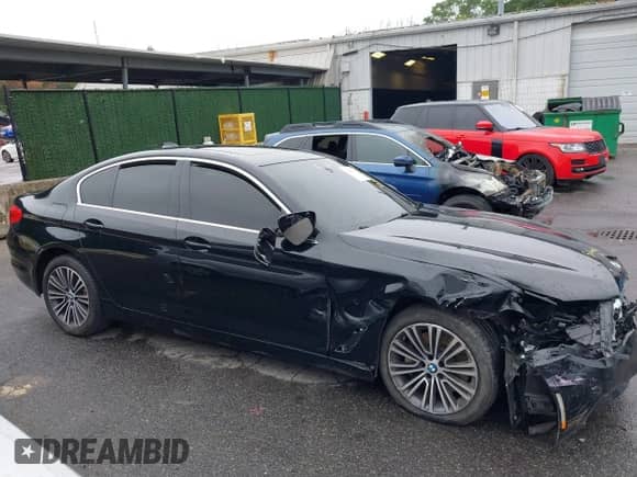 2019 BMW 5 Series 540i xDrive z VIN WBAJE7C50KG892831, wystawiony jako IAAI lot #39857392 z przebiegiem 78 200 mil mil oraz . Historia ofert i sprzedaży dostępna na DreamBid. Obrazek 13.