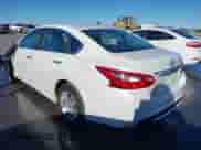 2016 Nissan Altima SR z VIN 1N4AL3AP7GN366548, wystawiony jako IAAI lot #41354999 z przebiegiem 90 565 mil mil oraz . Historia ofert i sprzedaży dostępna na DreamBid. Obrazek 3.