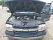 2002 Chevrolet Silverado 2500HD LS z VIN 1GCHK29132E156611, wystawiony jako IAAI lot #42227369 z przebiegiem 342 075 mil mil oraz . Historia ofert i sprzedaży dostępna na DreamBid. Obrazek 10.
