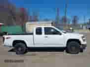 2012 Chevrolet Colorado Work Truck z VIN 1GCJTBFE8C8165200, wystawiony jako IAAI lot #41900797 z przebiegiem 101 023 mil mil oraz . Historia ofert i sprzedaży dostępna na DreamBid. Obrazek 13.
