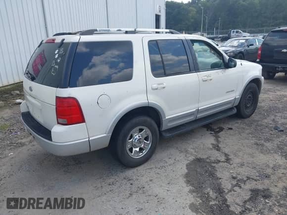 2002 Ford Explorer with VIN 1FMZU75E22ZA26702, listed as a IAAI auction lot 43023753 with 299,559 mi miles and . Bid and sale history available at DreamBid. Image 4.