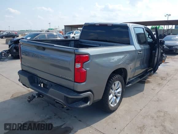 2020 Chevrolet Silverado 1500 Custom z VIN 3GCPWBEF2LG302881, wystawiony jako IAAI lot #43100349 z przebiegiem 89 376 mil mil oraz . Historia ofert i sprzedaży dostępna na DreamBid. Obrazek 4.