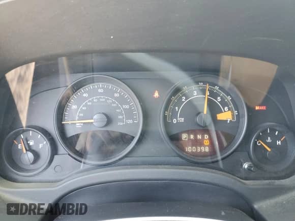 2014 Jeep Compass Sport с VIN 1C4NJDBB5ED926838, выставлен на аукционе Copart как лот 65840365 с пробегом 100 398 миль миль и Списание • Salvage title. История ставок и продаж доступна на DreamBid. Изображение 9.