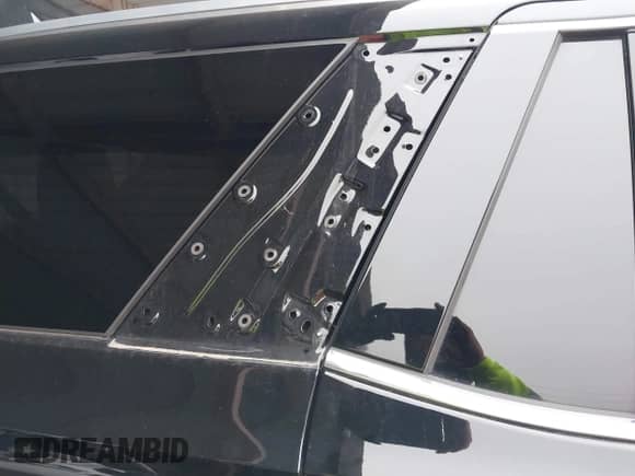 2021 Cadillac Escalade Premium Luxury with VIN 1GYS4BKL9MR247531, listed as a IAAI auction lot 41395941 with 69,650 mi miles and . Bid and sale history available at DreamBid. Image 20.