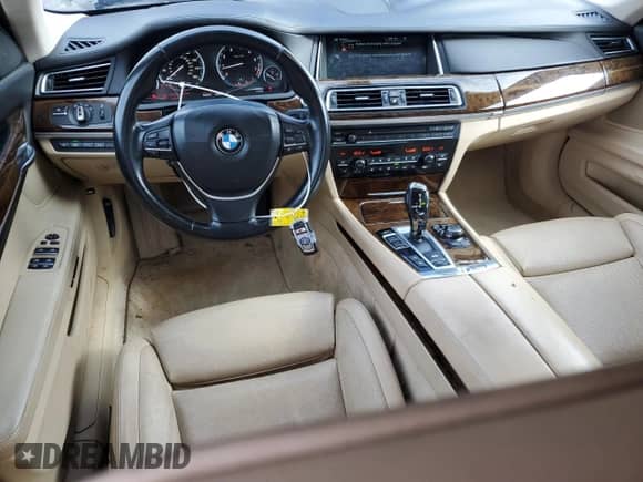 2013 BMW 7 Series 750Li z VIN WBAYE8C53DD132790, wystawiony jako Copart lot #82269695 z przebiegiem 98 664 mil mil oraz Szkoda całkowita • Salvage title. Historia ofert i sprzedaży dostępna na DreamBid. Obrazek 8.