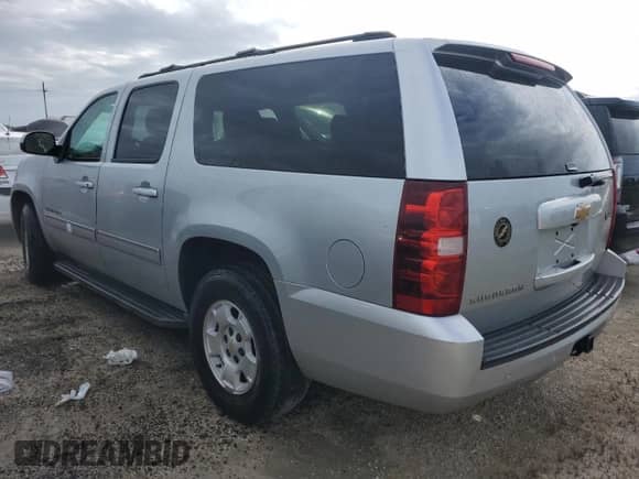 2013 Chevrolet Suburban LS с VIN 1GNSCHE07DR137842, выставлен на аукционе Copart как лот 74950244 с пробегом 150 072 миль миль и На запчасти • Non repairable. История ставок и продаж доступна на DreamBid. Изображение 2.