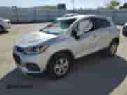 2018 Chevrolet Trax LT z VIN KL7CJLSB1JB617193, wystawiony jako Copart lot #81850645 z przebiegiem 89 571 mil mil oraz Szkoda całkowita • Salvage title. Historia ofert i sprzedaży dostępna na DreamBid. Obrazek 1.