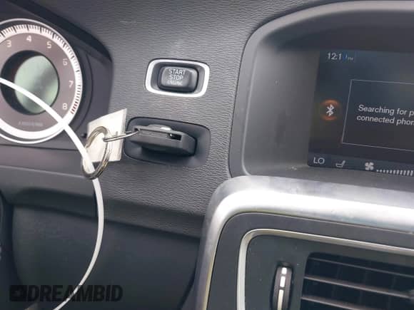 2013 Volvo S60 T6 R-Design Platinum с VIN YV1902FH5D2174408, выставлен на аукционе IAAI как лот 42684724 с пробегом 94 451 миль миль и . История ставок и продаж доступна на DreamBid. Изображение 11.