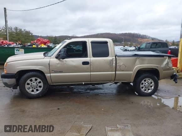 2004 Chevrolet Silverado 2500HD LS с VIN 1GCHK29174E134422, выставлен на аукционе IAAI как лот 41728971 с пробегом 265 130 миль миль и . История ставок и продаж доступна на DreamBid. Изображение 6.