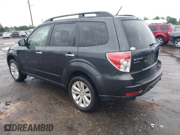 2013 Subaru Forester X Limited with VIN JF2SHAECXDH403678, listed as a IAAI auction lot 42329292 with 204,950 mi miles and . Bid and sale history available at DreamBid. Image 3.