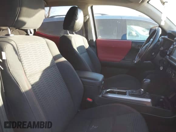 2016 Toyota Tacoma SR5 с VIN 5TFAX5GNXGX067222, выставлен на аукционе IAAI как лот 41340285 с пробегом 147 664 миль миль и . История ставок и продаж доступна на DreamBid. Изображение 5.