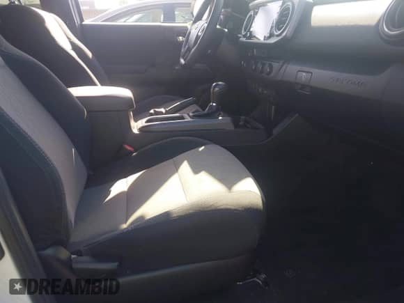 2021 Toyota Tacoma SR5 with VIN 5TFAZ5CN3MX111802, listed as a IAAI auction lot 41825288 with 45,166 mi miles and . Bid and sale history available at DreamBid. Image 5.