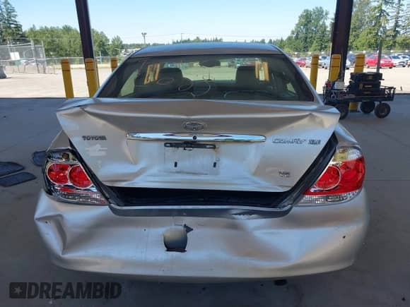2005 Toyota Camry LE with VIN 4T1BF30K05U611555, listed as a IAAI auction lot 42349609 with 249,493 mi miles and . Bid and sale history available at DreamBid. Image 17.