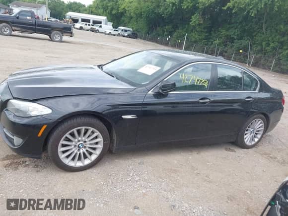 2013 BMW 5 Series 535i xDrive с VIN WBAFU7C58DDU67371, выставлен на аукционе IAAI как лот 42747753 с пробегом 137 150 миль миль и . История ставок и продаж доступна на DreamBid. Изображение 14.