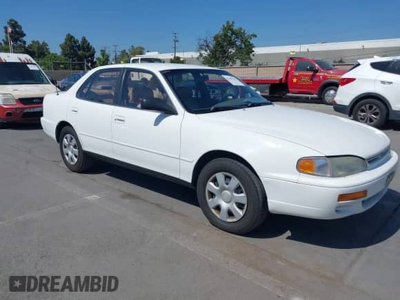 1995 Toyota Camry LE z VIN 4T1GK12E3SU112693, wystawiony jako IAAI lot #42207391 z przebiegiem 190 527 mil mil oraz . Historia ofert i sprzedaży dostępna na DreamBid. Obrazek 1.