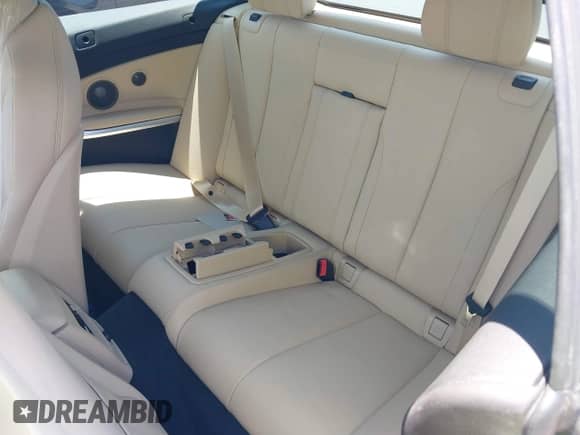 2020 BMW 4 Series 430i z VIN WBA4Z1C08L5R99156, wystawiony jako IAAI lot #42186370 z przebiegiem 23 962 mil mil oraz . Historia ofert i sprzedaży dostępna na DreamBid. Obrazek 8.