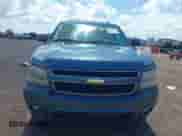 2010 Chevrolet Suburban LT z VIN 1GNUCJE01AR142336, wystawiony jako IAAI lot #42569262 z przebiegiem 298 479 mil mil oraz . Historia ofert i sprzedaży dostępna na DreamBid. Obrazek 12.