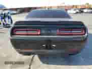 2018 Dodge Challenger R/T Scat Pack z VIN 2C3CDZFJ5JH128189, wystawiony jako Copart lot #62534385 z przebiegiem 41 672 mil mil oraz Szkoda całkowita • Salvage title. Historia ofert i sprzedaży dostępna na DreamBid. Obrazek 6.