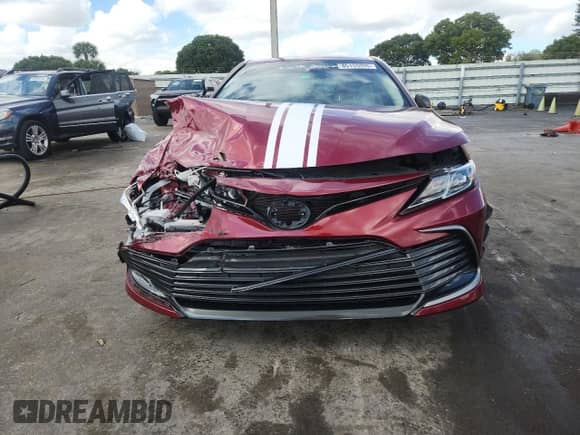 2021 Toyota Camry LE z VIN 4T1C11AKXMU600132, wystawiony jako Copart lot #85155995 z przebiegiem 62 171 mil mil oraz Nie do naprawy • Non repairable. Historia ofert i sprzedaży dostępna na DreamBid. Obrazek 5.