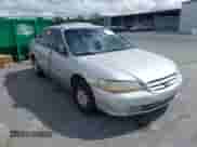 2001 Honda Accord VP с VIN 1HGCF86631A045856, выставлен на аукционе IAAI как лот 43210505 с пробегом 281 194 миль миль и . История ставок и продаж доступна на DreamBid. Изображение 1.