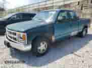 1998 Chevrolet Silverado 1500 z VIN 1GCEC19M4WE137849, wystawiony jako Copart lot #69054615 z przebiegiem 211 700 mil mil oraz Czysty tytuł • Clean title. Historia ofert i sprzedaży dostępna na DreamBid. Obrazek 1.