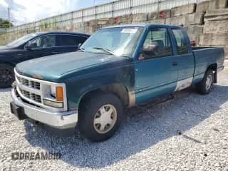 1998 Chevrolet Silverado 1500 z VIN 1GCEC19M4WE137849, wystawiony jako Copart lot #69054615 z przebiegiem 211 700 mil mil oraz Czysty tytuł • Clean title. Historia ofert i sprzedaży dostępna na DreamBid. Obrazek 1.