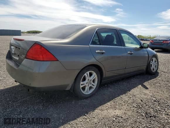 2007 Honda Accord EX with VIN 1HGCM56777A807589, listed as a Copart auction lot 69320645 with 183,675 mi miles and Salvage title. Bid and sale history available at DreamBid. Image 3.