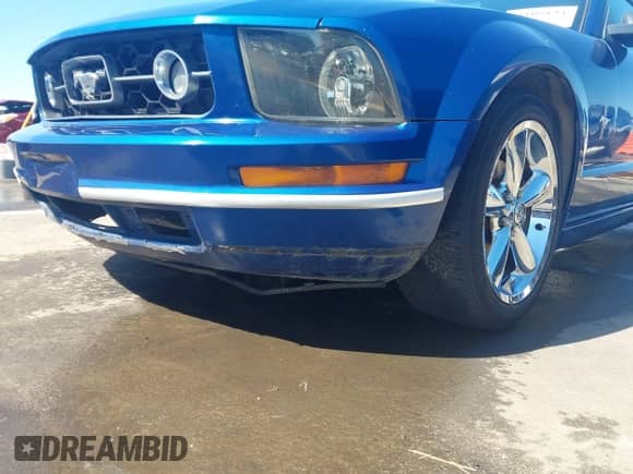 2008 Ford Mustang Deluxe with VIN 1ZVHT80N385125218, listed as a IAAI auction lot 43108194 with 220,698 mi miles and . Bid and sale history available at DreamBid. Image 19.