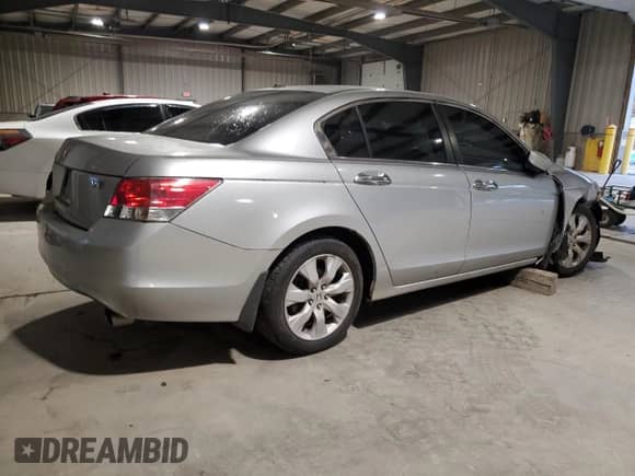 2009 Honda Accord EX-L with VIN 1HGCP36809A026730, listed as a Copart auction lot 85295155 with 184,952 mi miles and Salvage title. Bid and sale history available at DreamBid. Image 3.