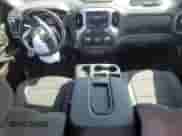 2020 GMC Sierra 1500 SLE с VIN 1GTR9BED3LZ208183, выставлен на аукционе Copart как лот 72060134 с пробегом 63 156 миль миль и Списание • Salvage title. История ставок и продаж доступна на DreamBid. Изображение 8.