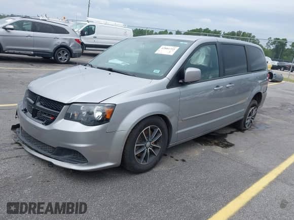 2017 Dodge Grand Caravan SE with VIN 2C4RDGBG7HR846951, listed as a IAAI auction lot 42881351 with 209,240 mi miles and . Bid and sale history available at DreamBid. Image 2.