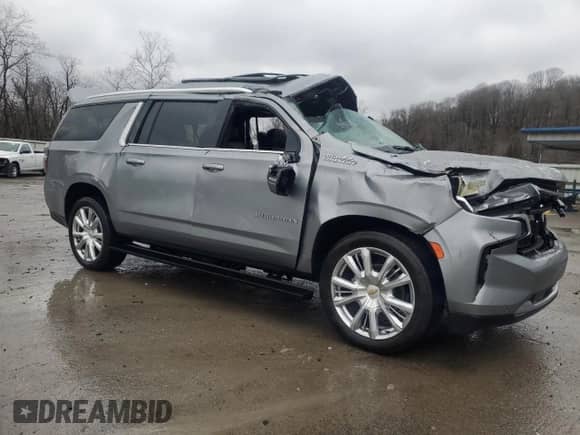 2023 Chevrolet Suburban High Country z VIN 1GNSKGKL1PR310240, wystawiony jako Copart lot #45290155 z przebiegiem 46 158 mil mil oraz Szkoda całkowita • Salvage title. Historia ofert i sprzedaży dostępna na DreamBid. Obrazek 4.