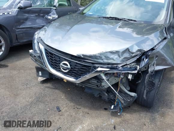 2017 Nissan Sentra SR с VIN 3N1AB7AP3HY397050, выставлен на аукционе IAAI как лот 42154893 с пробегом 95 572 миль миль и . История ставок и продаж доступна на DreamBid. Изображение 6.