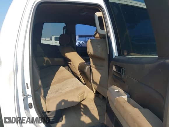 2007 Toyota Tundra SR5 с VIN 5TFBT54177X008291, выставлен на аукционе IAAI как лот 43185810 с пробегом 248 297 миль миль и . История ставок и продаж доступна на DreamBid. Изображение 8.