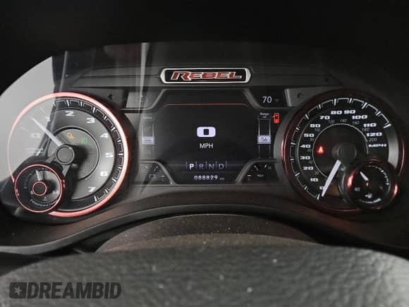 2019 Ram 1500 Rebel z VIN 1C6SRFLTXKN785017, wystawiony jako Copart lot #81164375 z przebiegiem 88 829 mil mil oraz Czysty tytuł • Clean title. Historia ofert i sprzedaży dostępna na DreamBid. Obrazek 9.