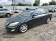 2013 Hyundai Genesis 3.8L z VIN KMHGC4DD7DU253904, wystawiony jako Copart lot #90509005 z przebiegiem 140 302 mil mil oraz Czysty tytuł • Clean title. Historia ofert i sprzedaży dostępna na DreamBid. Obrazek 1.