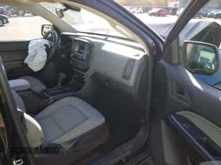 2015 Chevrolet Colorado 2WD WT z VIN 1GCHSAEA0F1173864, wystawiony jako IAAI lot #43349020 z przebiegiem 107 440 mil mil oraz . Historia ofert i sprzedaży dostępna na DreamBid. Obrazek 5.