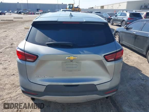 2023 Chevrolet Blazer LT z VIN 3GNKBHR43PS181967, wystawiony jako IAAI lot #43473680 z przebiegiem 104 212 mil mil oraz . Historia ofert i sprzedaży dostępna na DreamBid. Obrazek 16.