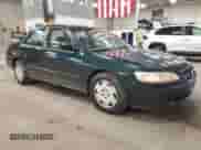 2000 Honda Accord LX z VIN 1HGCG1647YA096449, wystawiony jako Copart lot #54728065 z przebiegiem Nie podano mil oraz Czysty tytuł • Clean title. Historia ofert i sprzedaży dostępna na DreamBid. Obrazek 4.