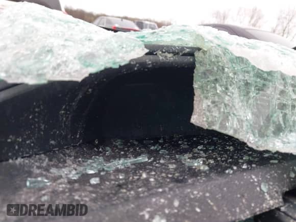 2014 Toyota Prius One z VIN JTDKDTB35E1071329, wystawiony jako IAAI lot #41908318 z przebiegiem Nie podano mil oraz . Historia ofert i sprzedaży dostępna na DreamBid. Obrazek 7.