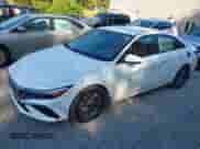 2024 Hyundai Elantra SEL с VIN KMHLM4DG8RU697919, выставлен на аукционе IAAI как лот 43190533 с пробегом 6 119 миль миль и . История ставок и продаж доступна на DreamBid. Изображение 17.